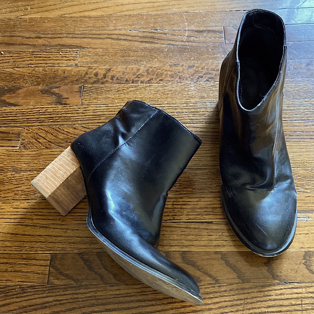 JOE FRESH Black Booties Size 9